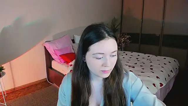 AlluringLookk online show from 04/12/26, 04:45