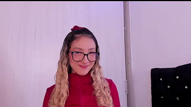 Snapshot of LauMiller chatting on 10/27/25, 11:09 LauMiller online show from 10/27/25, 11:09