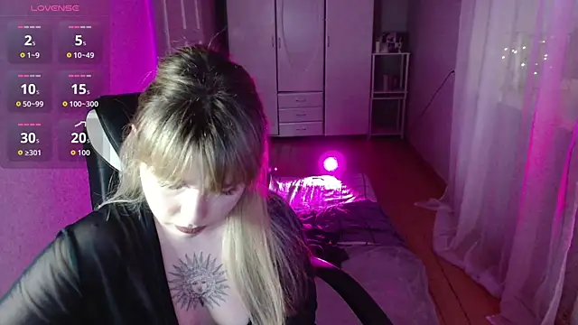 Snapshot of AngelicaHollywood chatting on 03/17/26, 08:45 AngelicaHollywood online show from 03/17/26, 08:45