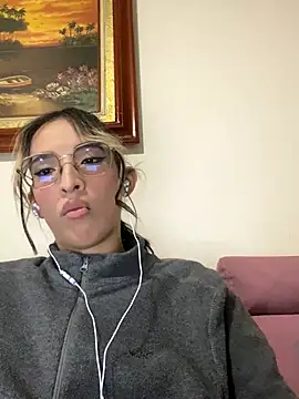 Emilia Bons online show from 09/19/25, 02:02