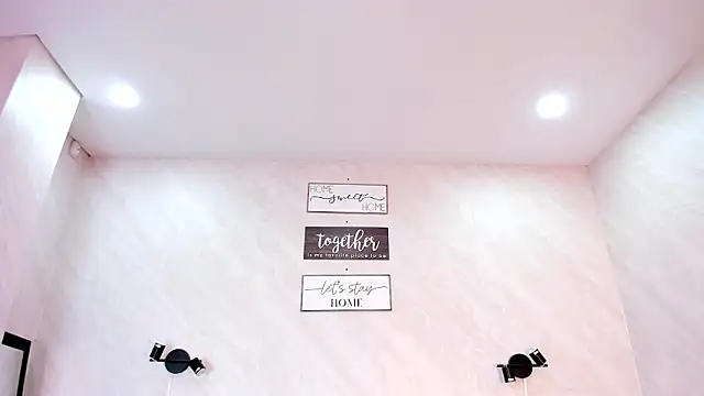 Emilia Bons online show from 02/04/26, 01:44