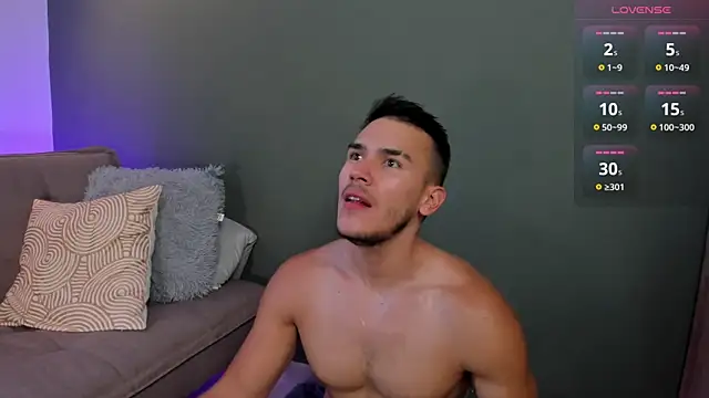 Snapshot of MarkSantozz chatting on 09/11/25, 09:04 MarkSantozz online show from 09/11/25, 09:04