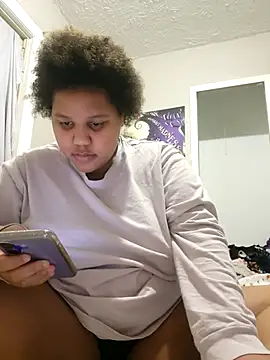 chocolate bella online show from 12/04/25, 11:24