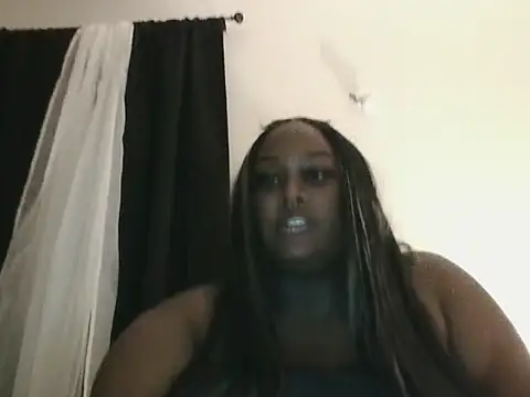 Snapshot of Cocomamii1 chatting on 10/19/25, 02:23 Cocomamii1 online show from 10/19/25, 02:23