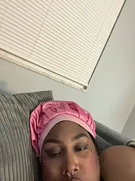 Cocomamii1 online show from 01/18/26, 08:51