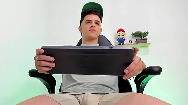 Mikecooper online show from 01/12/26, 06:18