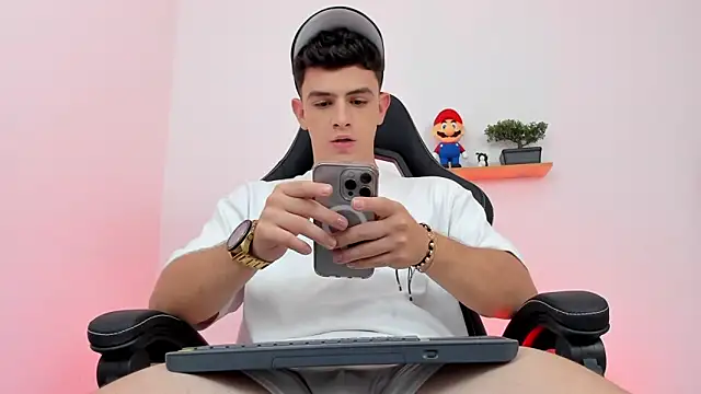 Mikecooper online show from 02/10/26, 06:28