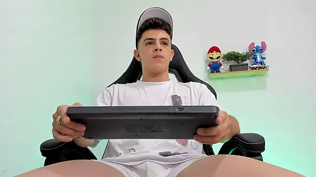 Mikecooper online show from 02/25/26, 01:37