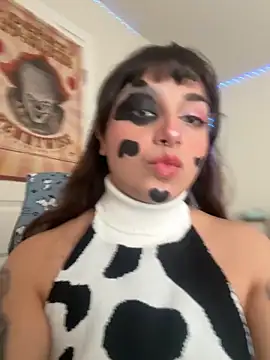 CharmingMaddie online show from 10/01/25, 04:35