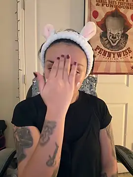 CharmingMaddie online show from 03/04/26, 09:43