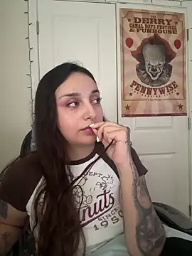 CharmingMaddie online show from 04/15/26, 05:53