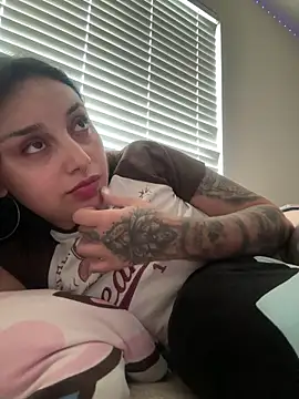 CharmingMaddie online show from 04/15/26, 08:09