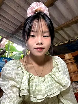 Snapshot of AdamLazis chatting on 09/13/25, 12:43 AdamLazis online show from 09/13/25, 12:43