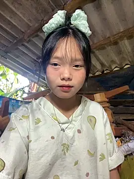 Snapshot of AdamLazis chatting on 10/02/25, 01:23 AdamLazis online show from 10/02/25, 01:23