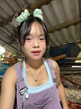 Snapshot of AdamLazis chatting on 10/04/25, 01:25 AdamLazis online show from 10/04/25, 01:25