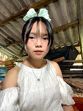 Snapshot of AdamLazis chatting on 10/08/25, 02:20 AdamLazis online show from 10/08/25, 02:20