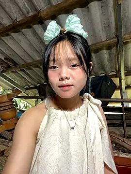 Snapshot of AdamLazis chatting on 10/09/25, 12:41 AdamLazis online show from 10/09/25, 12:41