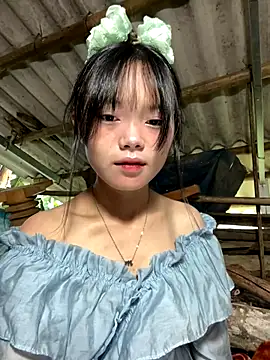 Snapshot of AdamLazis chatting on 10/10/25, 12:20 AdamLazis online show from 10/10/25, 12:20