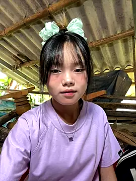 Snapshot of AdamLazis chatting on 10/12/25, 12:53 AdamLazis online show from 10/12/25, 12:53