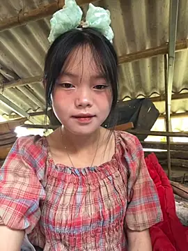 Snapshot of AdamLazis chatting on 10/23/25, 01:16 AdamLazis online show from 10/23/25, 01:16