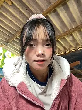 Snapshot of AdamLazis chatting on 11/23/25, 02:00 AdamLazis online show from 11/23/25, 02:00