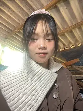 Snapshot of AdamLazis chatting on 11/29/25, 01:52 AdamLazis online show from 11/29/25, 01:52