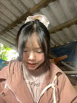 Snapshot of AdamLazis chatting on 12/05/25, 01:03 AdamLazis online show from 12/05/25, 01:03