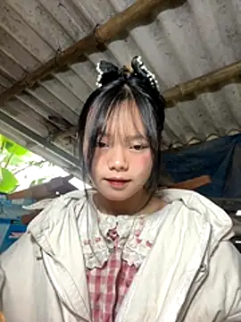 Snapshot of AdamLazis chatting on 12/14/25, 01:11 AdamLazis online show from 12/14/25, 01:11