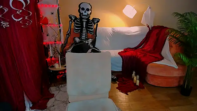 ChristinaConteeree online show from 10/29/25, 07:37