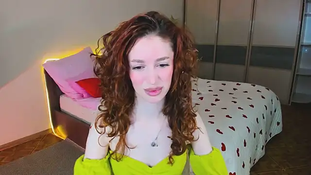 ChristinaConteeree online show from 04/10/26, 07:18