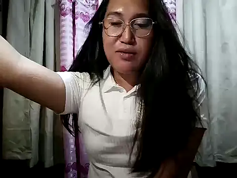Snapshot of Romantic_Sabrina chatting on 08/03/26, 03:16 Romantic Sabrina online show from 08/03/26, 03:16