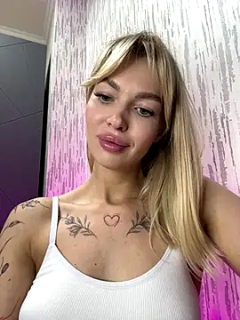 Snapshot of miss_veroNika chatting on 09/13/25, 02:50 miss veroNika online show from 09/13/25, 02:50
