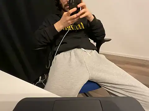 Frankieyyy1 online show from 04/29/26, 07:09