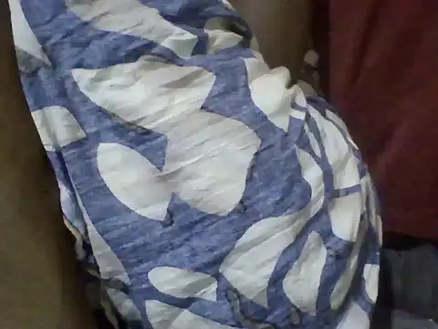 Snapshot of sexyonettt chatting on 09/12/25, 04:07 sexyonettt online show from 09/12/25, 04:07