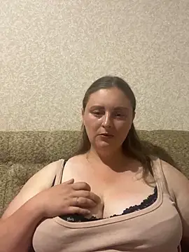 Snapshot of Sophia_BigBoobss_1 chatting on 06/14/26, 06:43 Sophia BigBoobss 1 online show from 06/14/26, 06:43