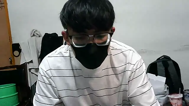 Snapshot of bigbb101011 chatting on 09/14/25, 01:32 bigbb101011 online show from 09/14/25, 01:32