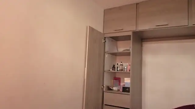 Candela    online show from 04/23/26, 01:02