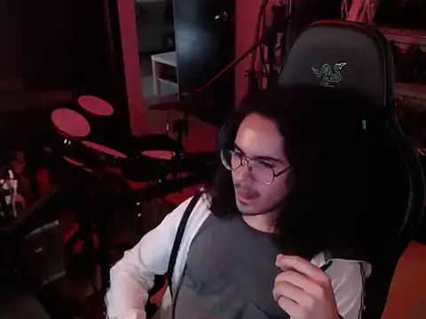 Snapshot of dorrey21 chatting on 10/03/25, 04:15 dorrey21 online show from 10/03/25, 04:15