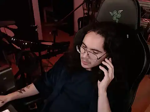 Snapshot of dorrey21 chatting on 11/06/25, 03:51 dorrey21 online show from 11/06/25, 03:51