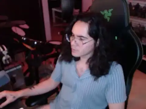 Snapshot of dorrey21 chatting on 11/16/25, 05:18 dorrey21 online show from 11/16/25, 05:18