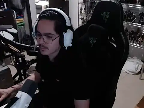 Snapshot of dorrey21 chatting on 01/08/26, 03:53 dorrey21 online show from 01/08/26, 03:53