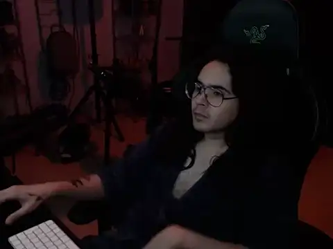 Snapshot of dorrey21 chatting on 04/04/26, 01:59 dorrey21 online show from 04/04/26, 01:59