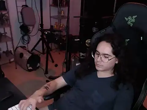 Snapshot of dorrey21 chatting on 04/06/26, 06:20 dorrey21 online show from 04/06/26, 06:20