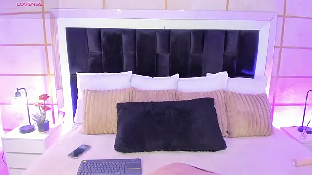 GretaVelvet online show from 02/02/26, 07:34