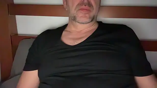 Snapshot of german9inch chatting on 02/01/25, 09:40 german9inch online show from 02/01/25, 09:40