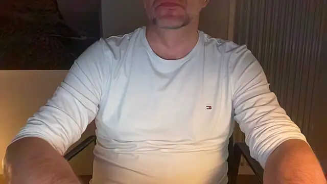 Snapshot of german9inch chatting on 09/28/25, 08:47 german9inch online show from 09/28/25, 08:47