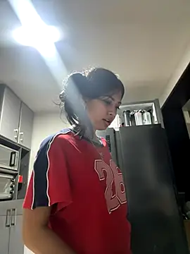 lynn9000 online show from 10/29/25, 03:20