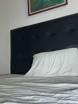 lynn9000 online show from 12/02/25, 12:27