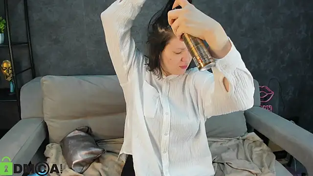 Michele Greenn online show from 10/13/25, 01:16