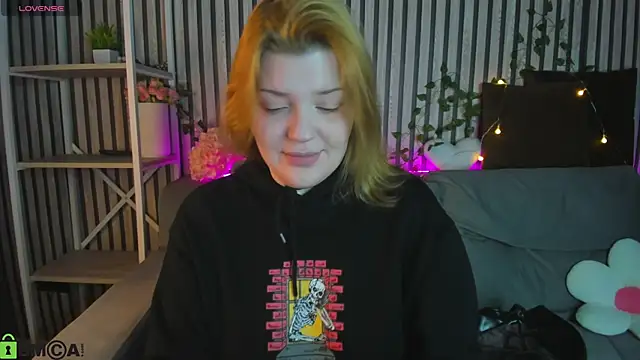 Michele Greenn online show from 03/12/26, 01:01